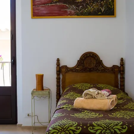 Bed & Breakfast La Casa Gialla 2*