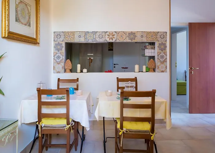 La Casa Gialla 2* タオルミーナ