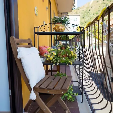 La Casa Gialla 2* טאורמינה