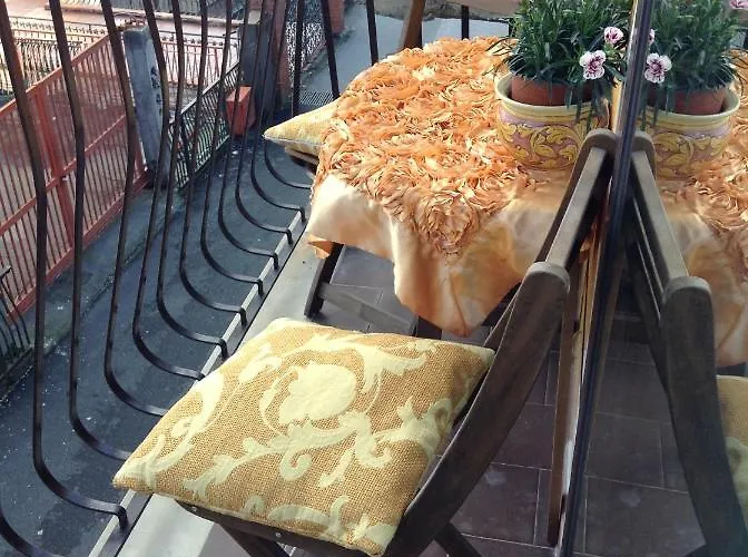 La Casa Gialla 2*
